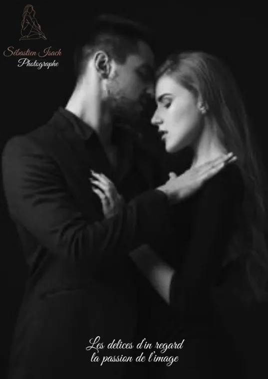 Photographe boudoir couple Hauts-de-France et Belgique : capturer votre complicité et votre féminité, Lille, Les Délices d’un Regard